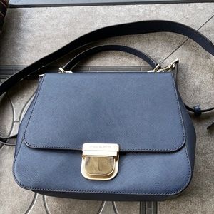 Michael Kors Women's Bag Bridgette MD Messenger